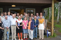 Tilaisuuden päätteeksi otettiin ryhmäkuva.